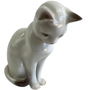 Bing & Grondahl Cat Figurine 2453 White Porcelain Denmark Royal Copenhagen B&G